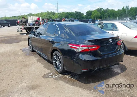 2018 Toyota Camry Se z USA, uszkodzony, nr VIN 4T1B11HK3JU660976